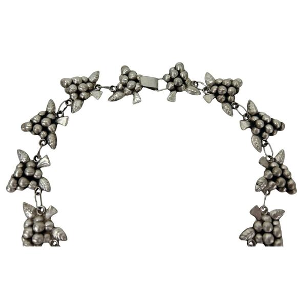 Vintage Art Deco Mexican Sterling Silver Repousse Grape Necklace 16" Long - Picture 5 of 8